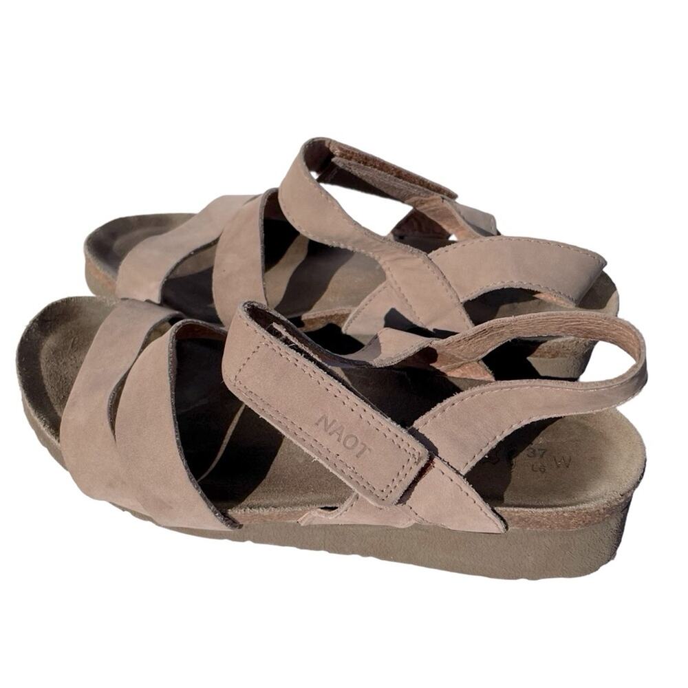 Naot Kayla Sandals Tan Suede Leather Cork Footbed Womens Size 7 / 37 - Picture 1 of 9